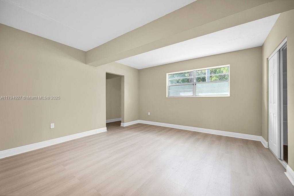 Small Image of 12135 NORTH EAST 10TH AVE, North Miami Number 26