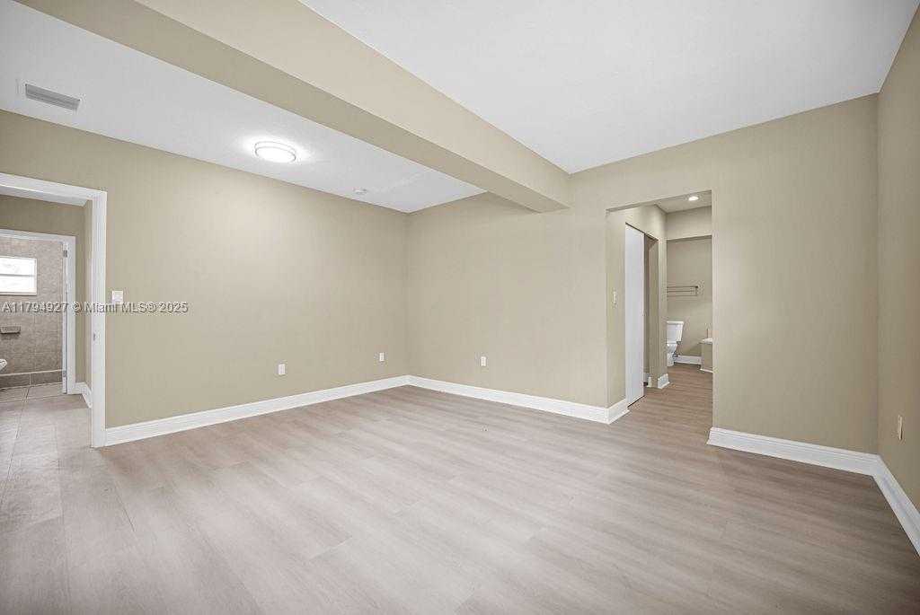 Small Image of 12135 NORTH EAST 10TH AVE, North Miami Number 28