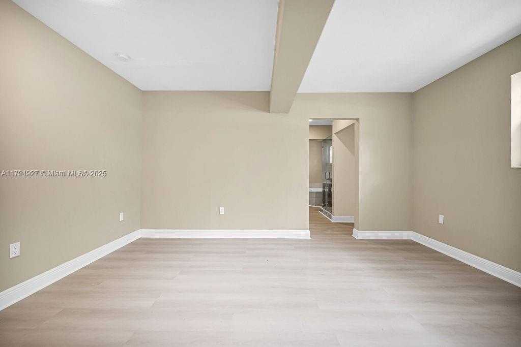Small Image of 12135 NORTH EAST 10TH AVE, North Miami Number 29