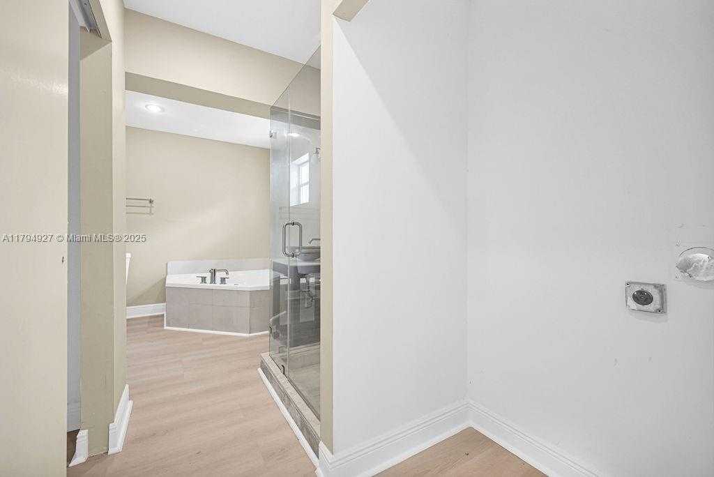 Small Image of 12135 NORTH EAST 10TH AVE, North Miami Number 30