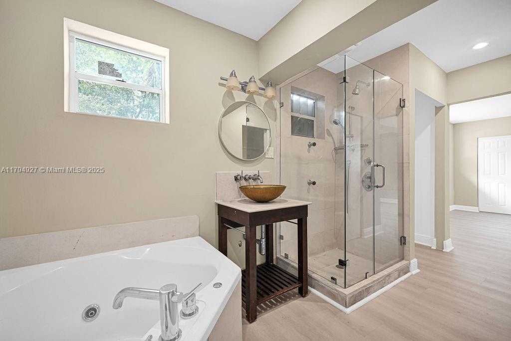 Small Image of 12135 NORTH EAST 10TH AVE, North Miami Number 36