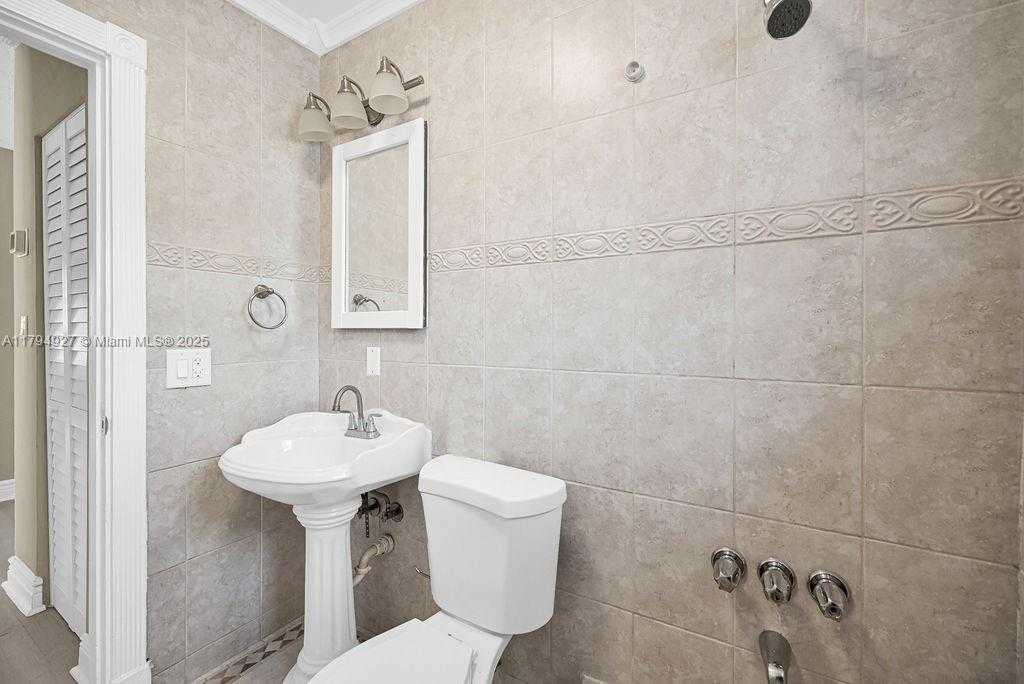 Small Image of 12135 NORTH EAST 10TH AVE, North Miami Number 38