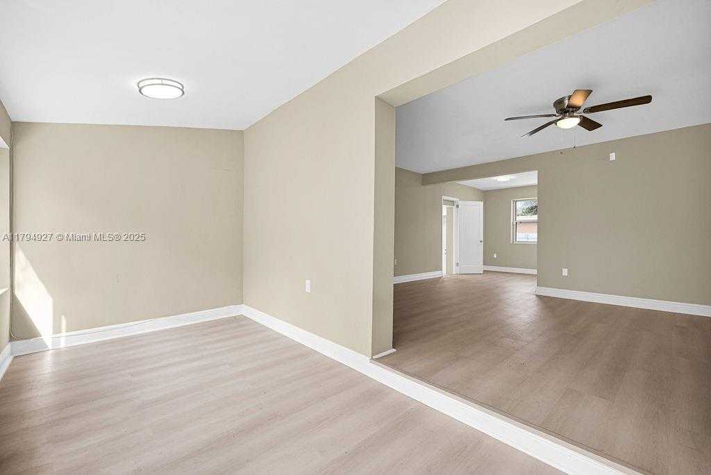 Small Image of 12135 NORTH EAST 10TH AVE, North Miami Number 4
