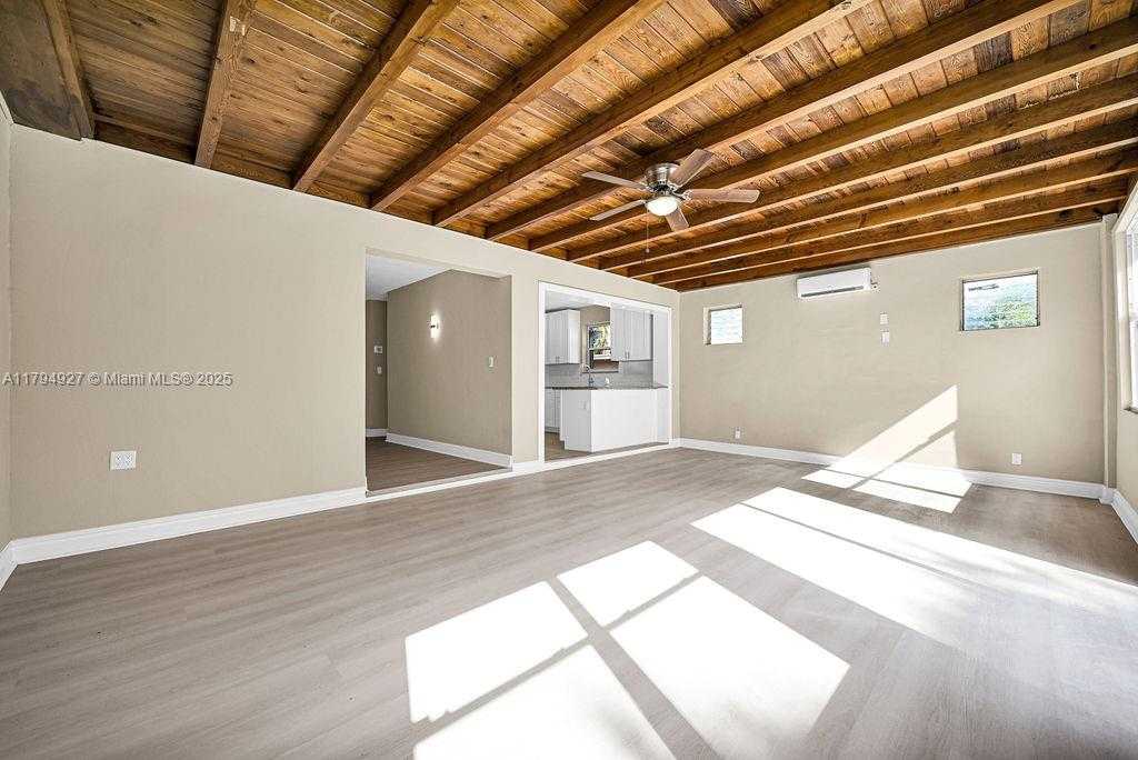 Small Image of 12135 NORTH EAST 10TH AVE, North Miami Number 42