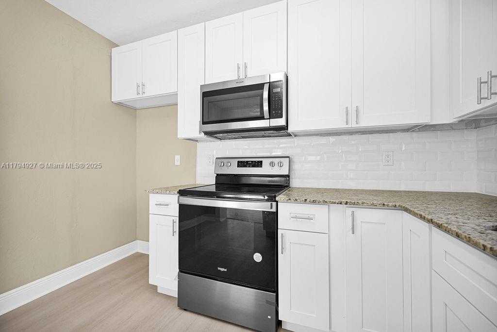 Small Image of 12135 NORTH EAST 10TH AVE, North Miami Number 46