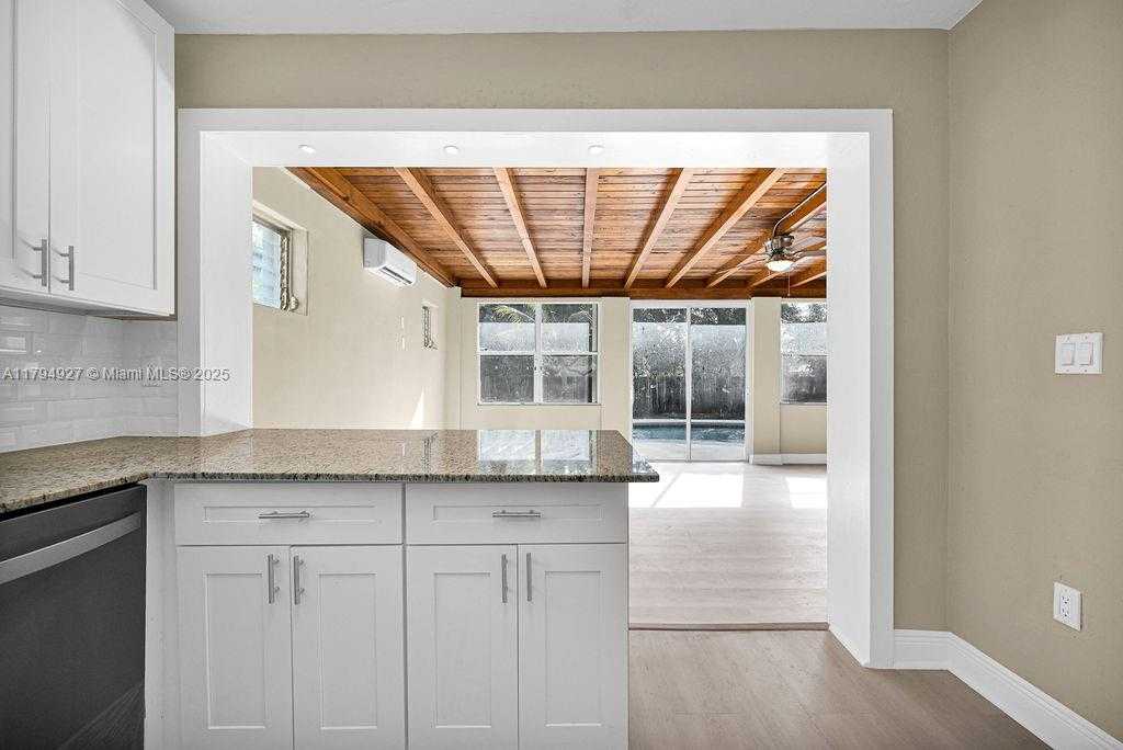 Small Image of 12135 NORTH EAST 10TH AVE, North Miami Number 48
