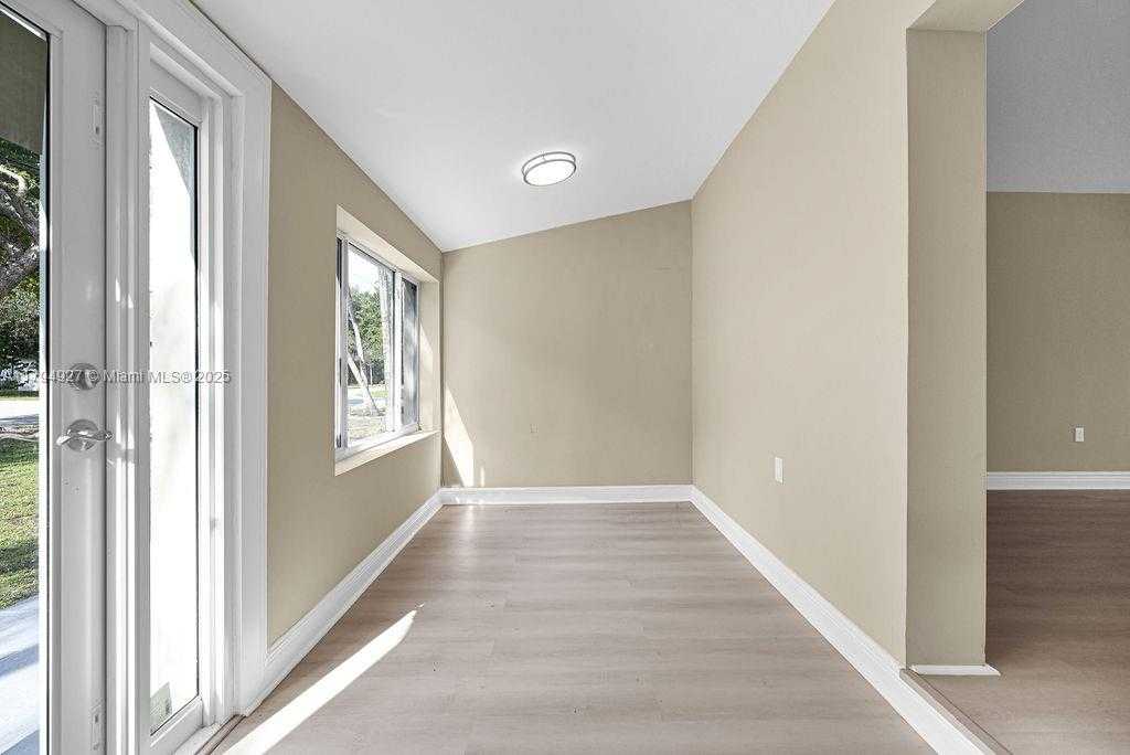 Small Image of 12135 NORTH EAST 10TH AVE, North Miami Number 5