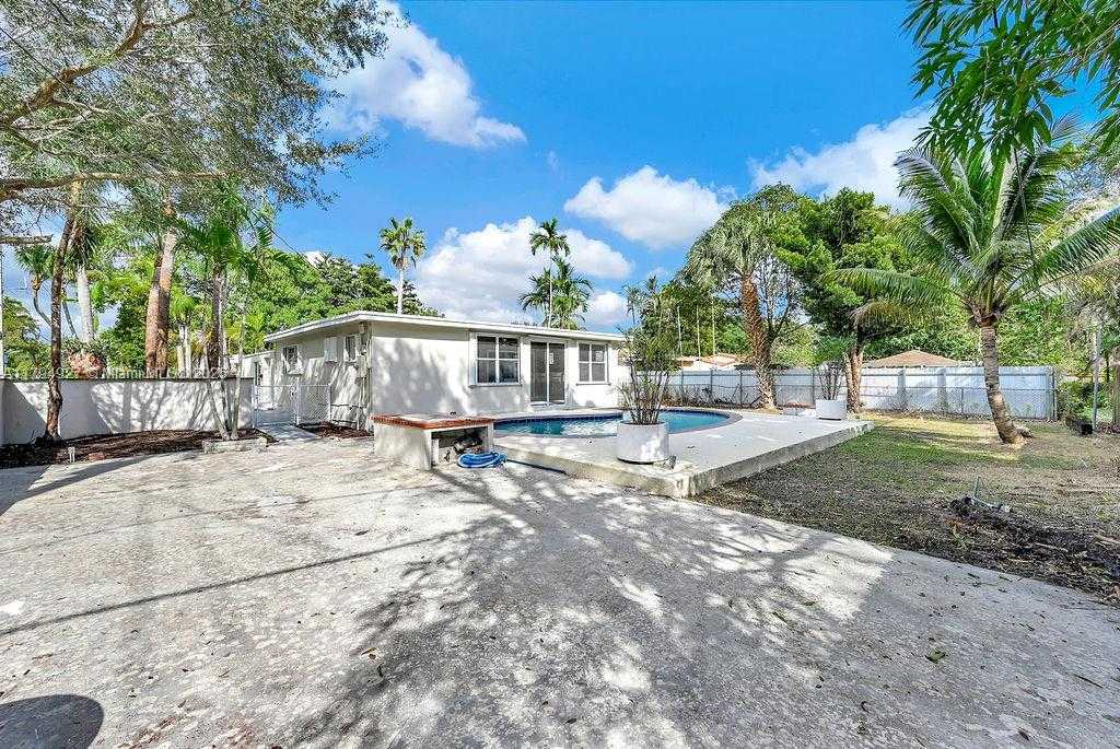 Small Image of 12135 NORTH EAST 10TH AVE, North Miami Number 52