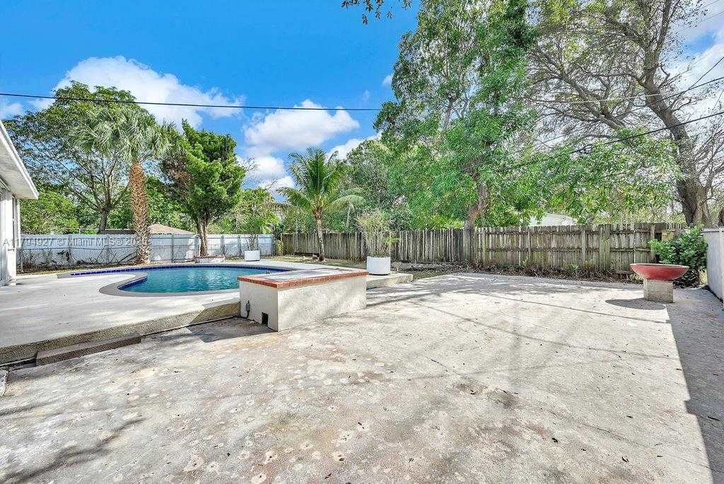 Small Image of 12135 NORTH EAST 10TH AVE, North Miami Number 53