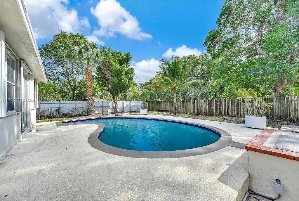 Small Image of 12135 NORTH EAST 10TH AVE, North Miami Number 54