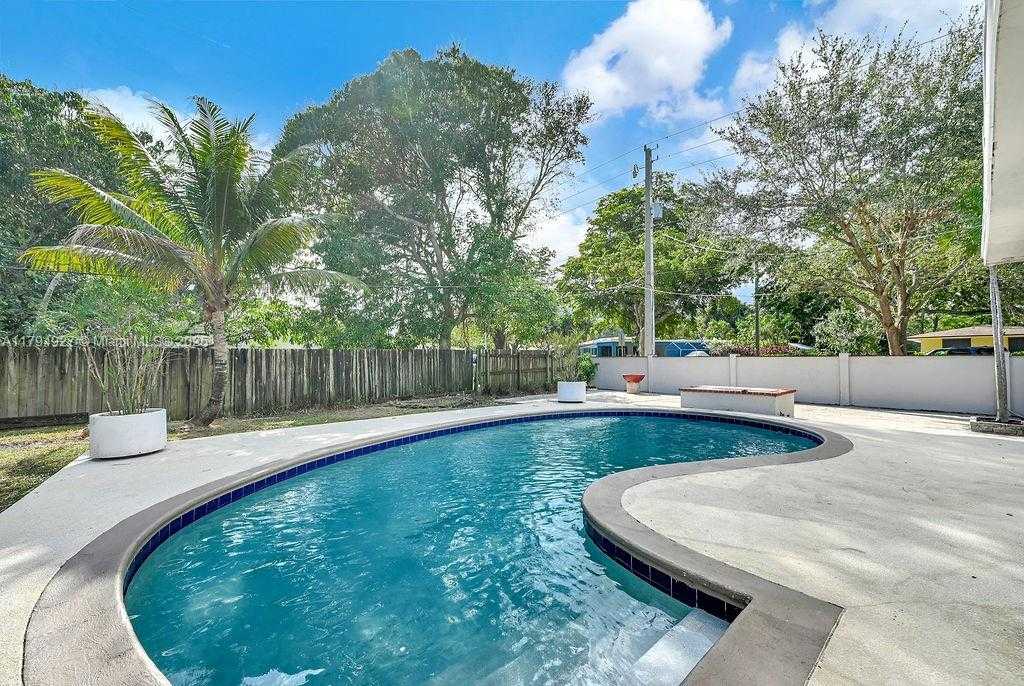 Small Image of 12135 NORTH EAST 10TH AVE, North Miami Number 56