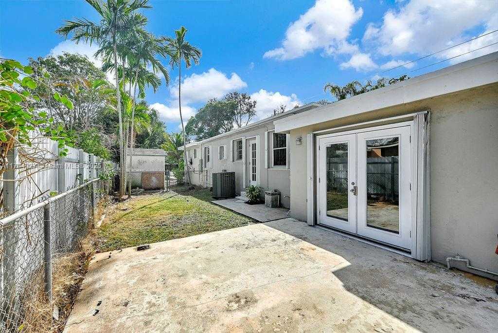 Small Image of 12135 NORTH EAST 10TH AVE, North Miami Number 58