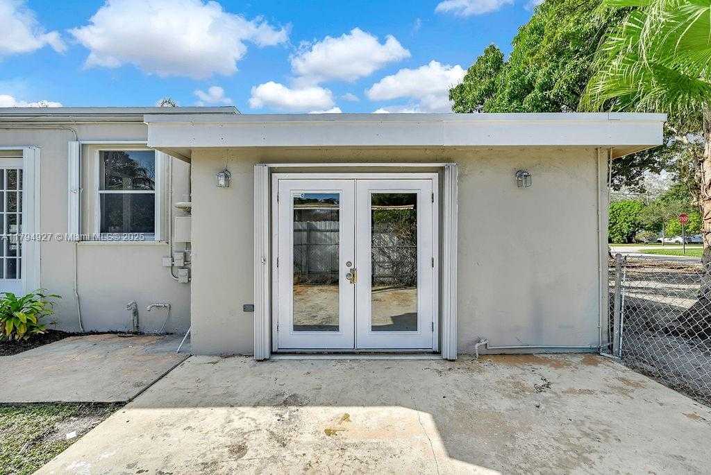 Small Image of 12135 NORTH EAST 10TH AVE, North Miami Number 60
