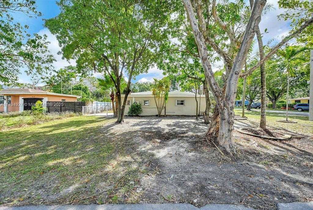 Small Image of 12135 NORTH EAST 10TH AVE, North Miami Number 62