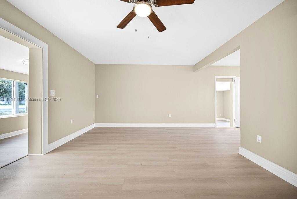 Small Image of 12135 NORTH EAST 10TH AVE, North Miami Number 7