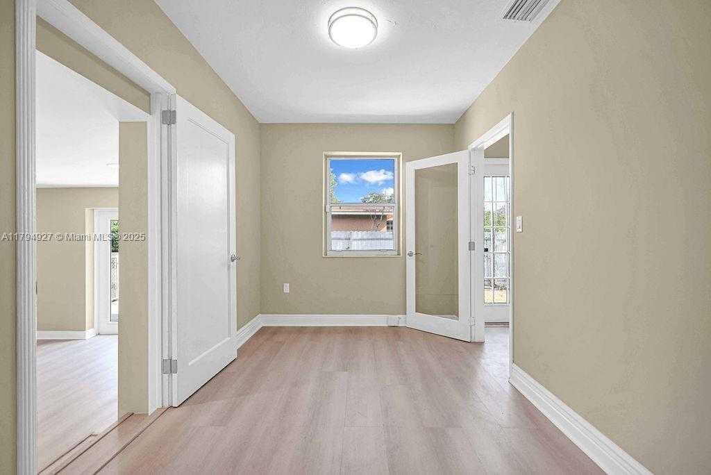Small Image of 12135 NORTH EAST 10TH AVE, North Miami Number 9