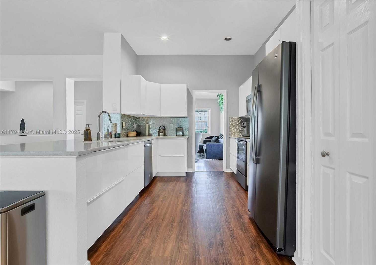 Small Image of 4458 STONE RIDGE WAY, Weston Number 12
