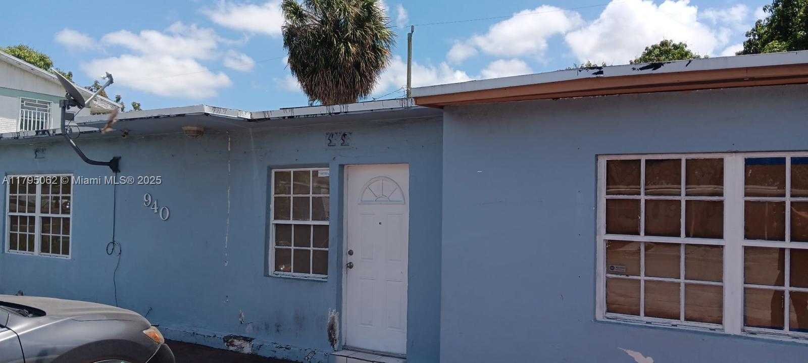 Small Image of 940 EAST 9TH PL, Hialeah Number 2