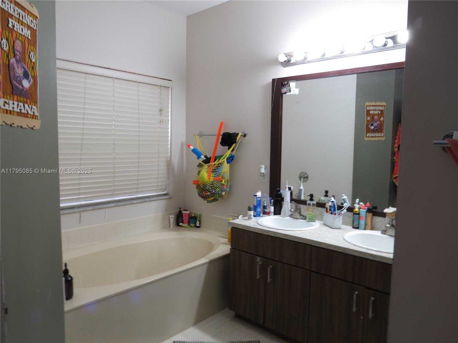 Small Image of 4237 SOUTH WEST 153RD AVE, Miramar Number 10