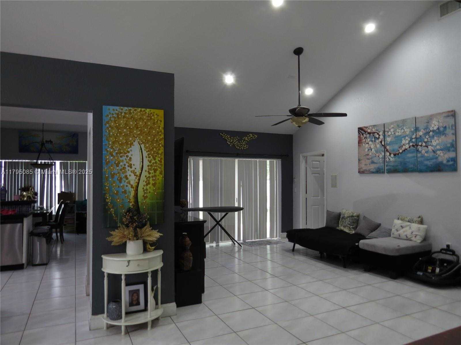 Small Image of 4237 SOUTH WEST 153RD AVE, Miramar Number 5