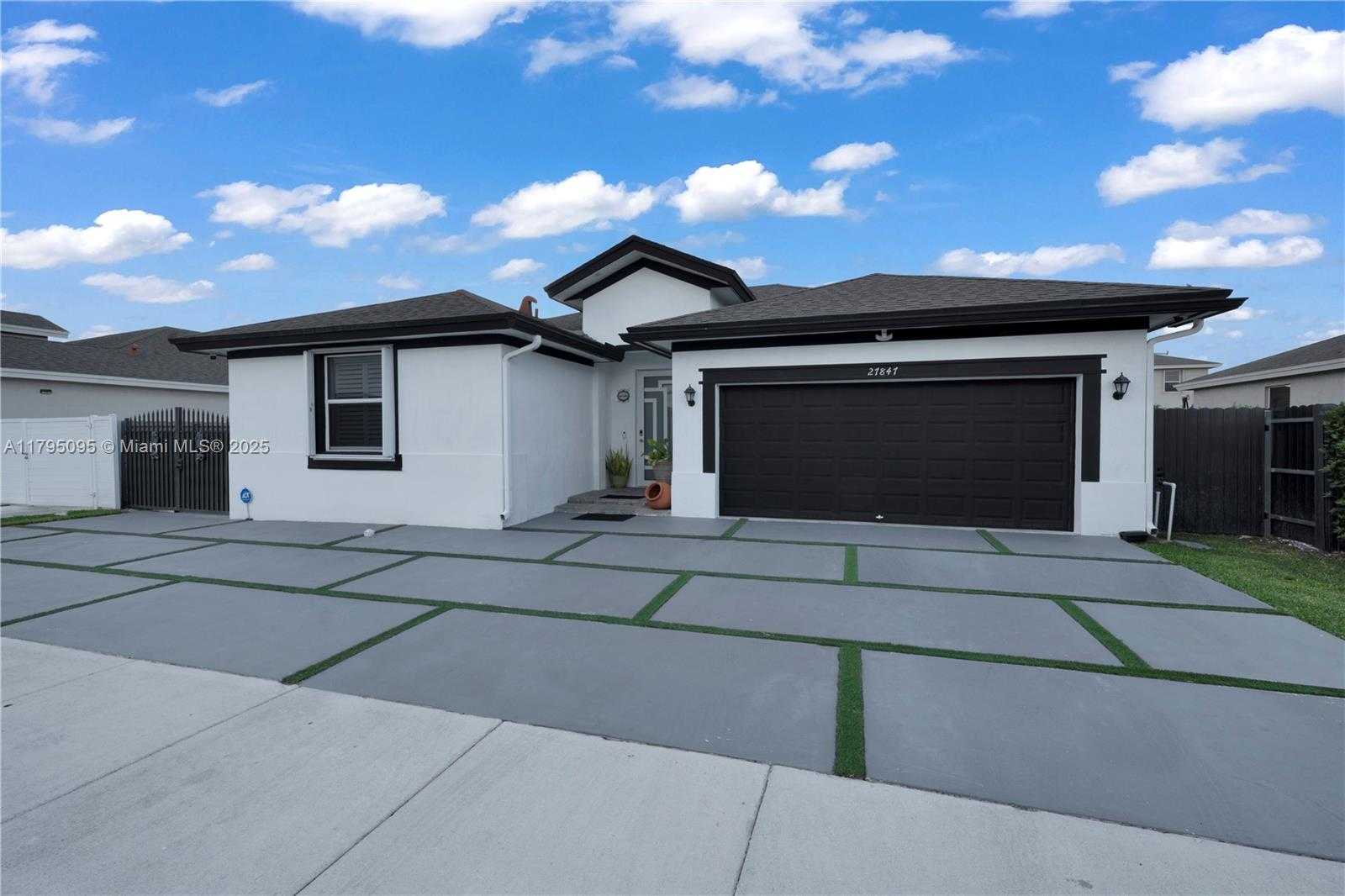 Small Image of 27847 SOUTH WEST 133RD PL, Homestead Number 4