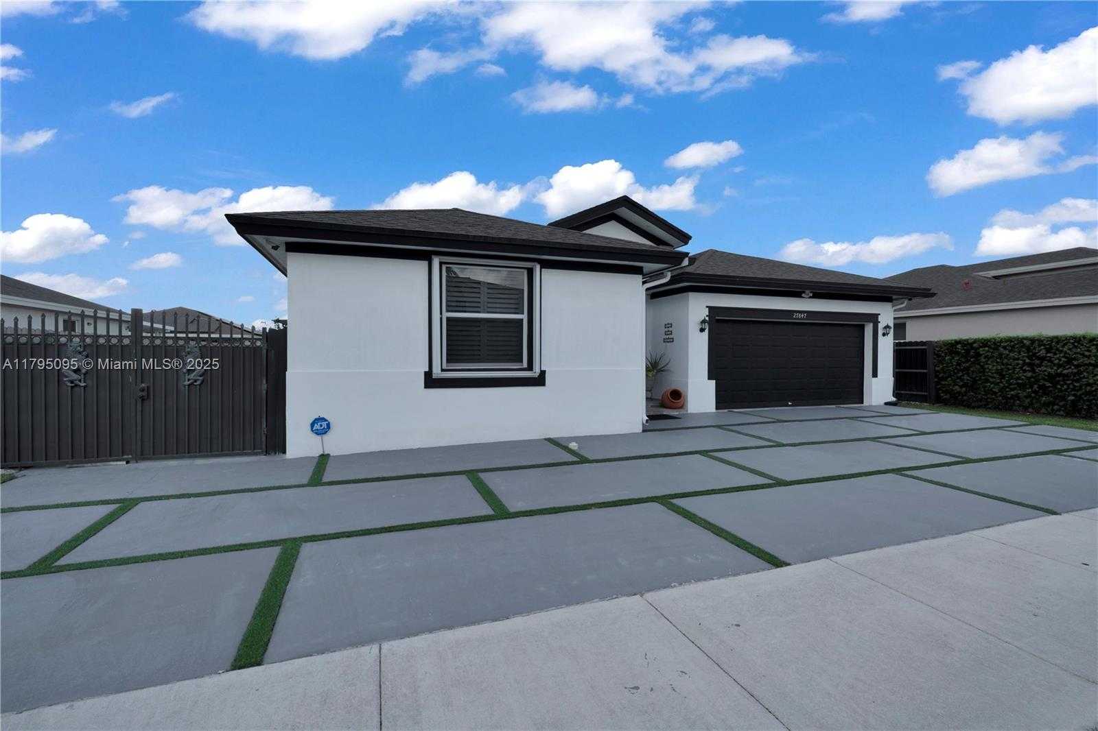 Small Image of 27847 SOUTH WEST 133RD PL, Homestead Number 5