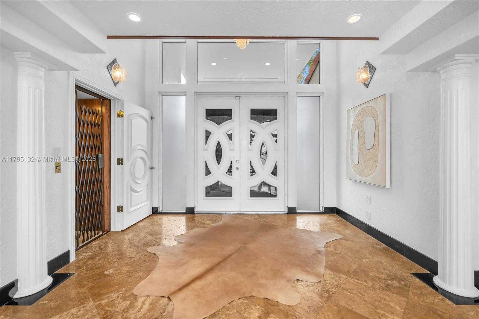 Small Image of 1925 Harbourview Dr, Fort Lauderdale, FL 33316, USA Number 10