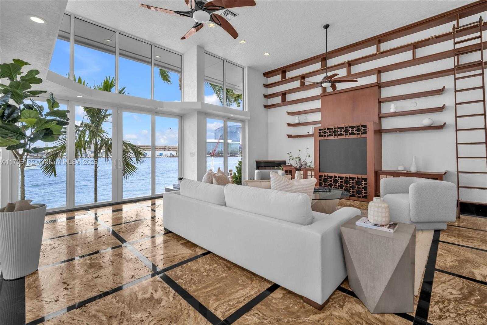 Small Image of 1925 Harbourview Dr, Fort Lauderdale, FL 33316, USA Number 12