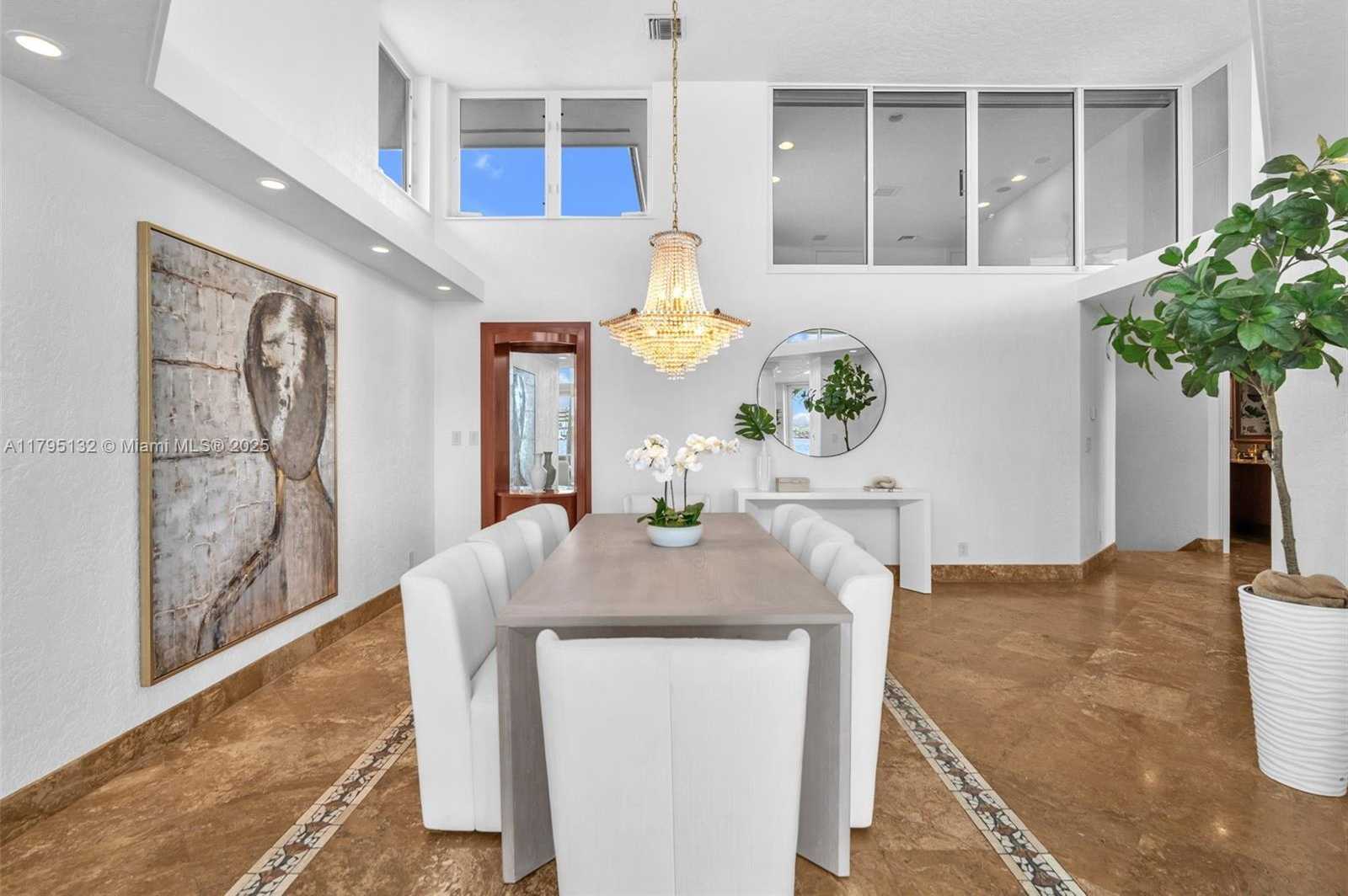 Small Image of 1925 Harbourview Dr, Fort Lauderdale, FL 33316, USA Number 16