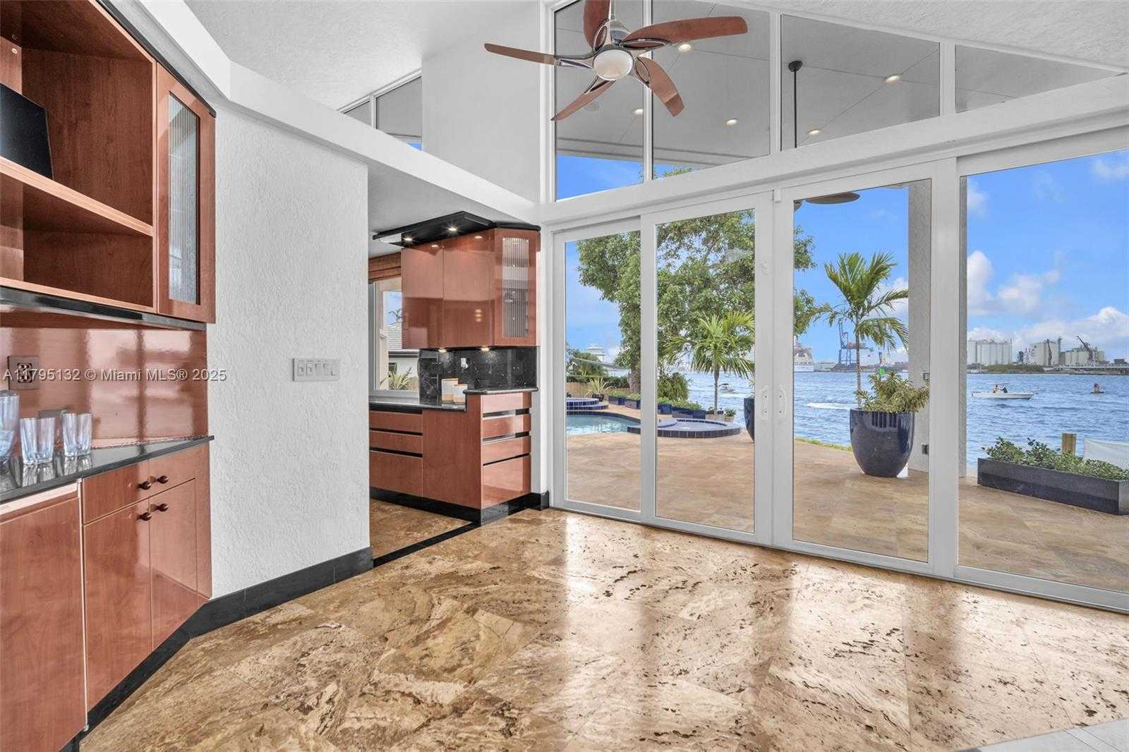 Small Image of 1925 Harbourview Dr, Fort Lauderdale, FL 33316, USA Number 18