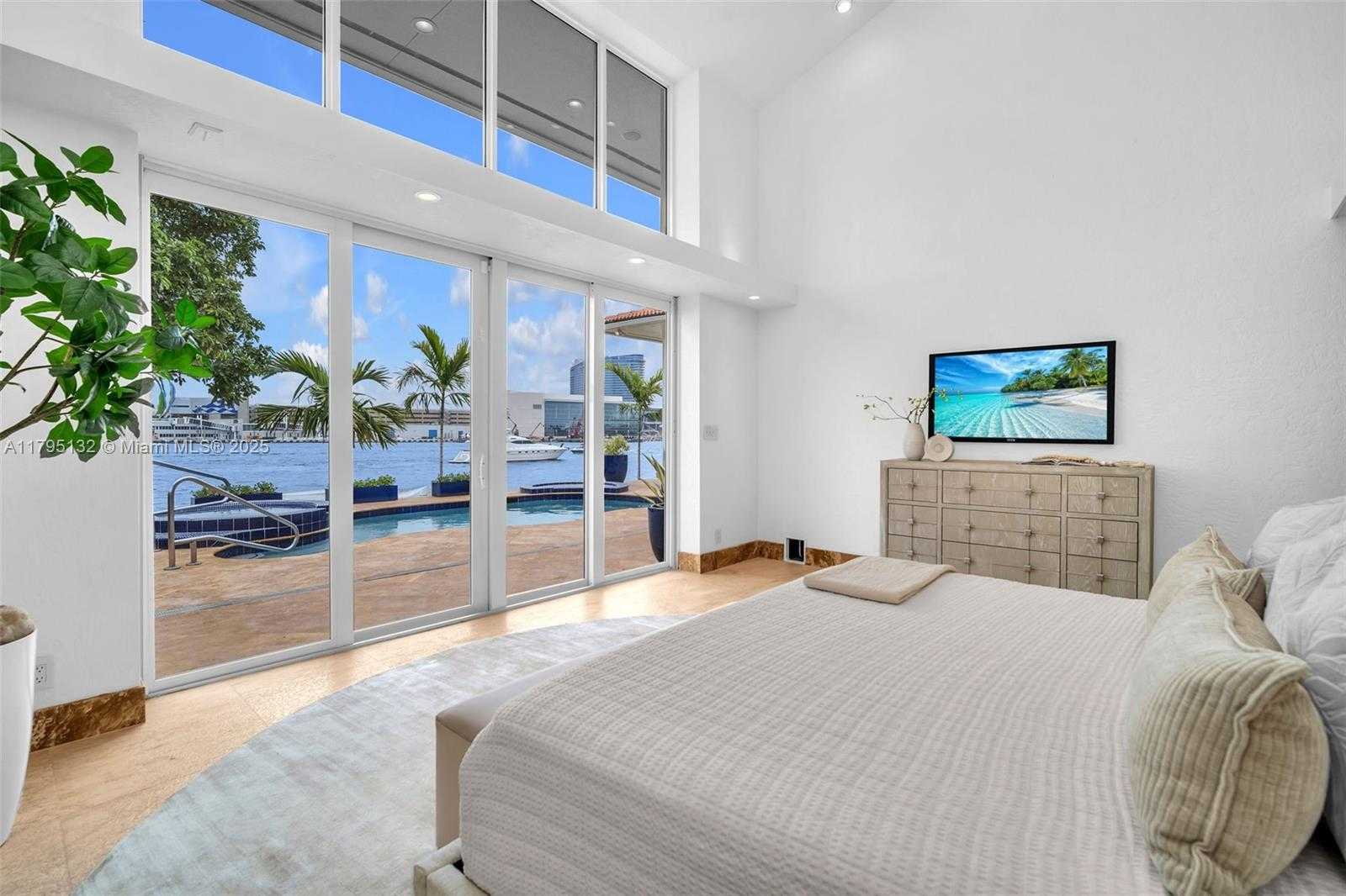 Small Image of 1925 Harbourview Dr, Fort Lauderdale, FL 33316, USA Number 25