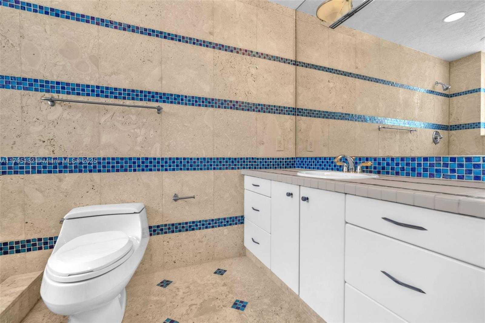 Small Image of 1925 Harbourview Dr, Fort Lauderdale, FL 33316, USA Number 36