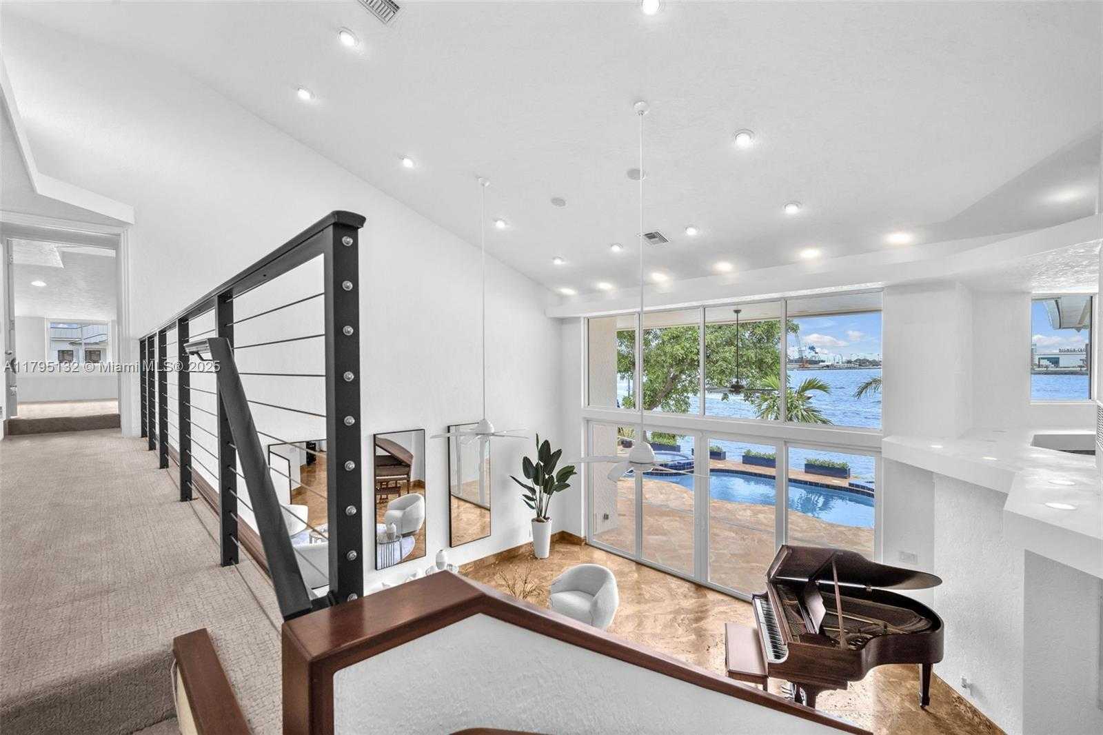 Small Image of 1925 Harbourview Dr, Fort Lauderdale, FL 33316, USA Number 39