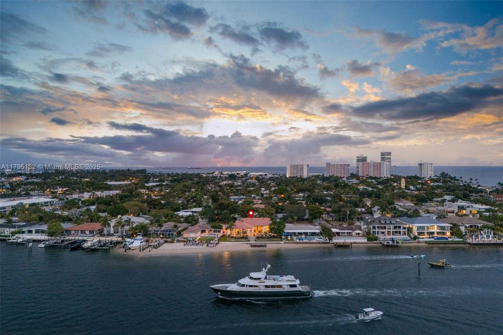 Small Image of 1925 Harbourview Dr, Fort Lauderdale, FL 33316, USA Number 52