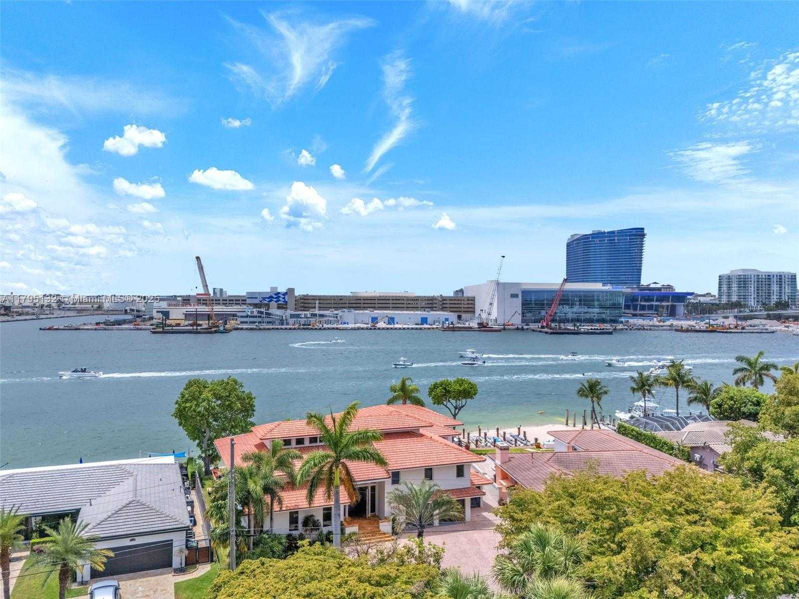 Small Image of 1925 Harbourview Dr, Fort Lauderdale, FL 33316, USA Number 56