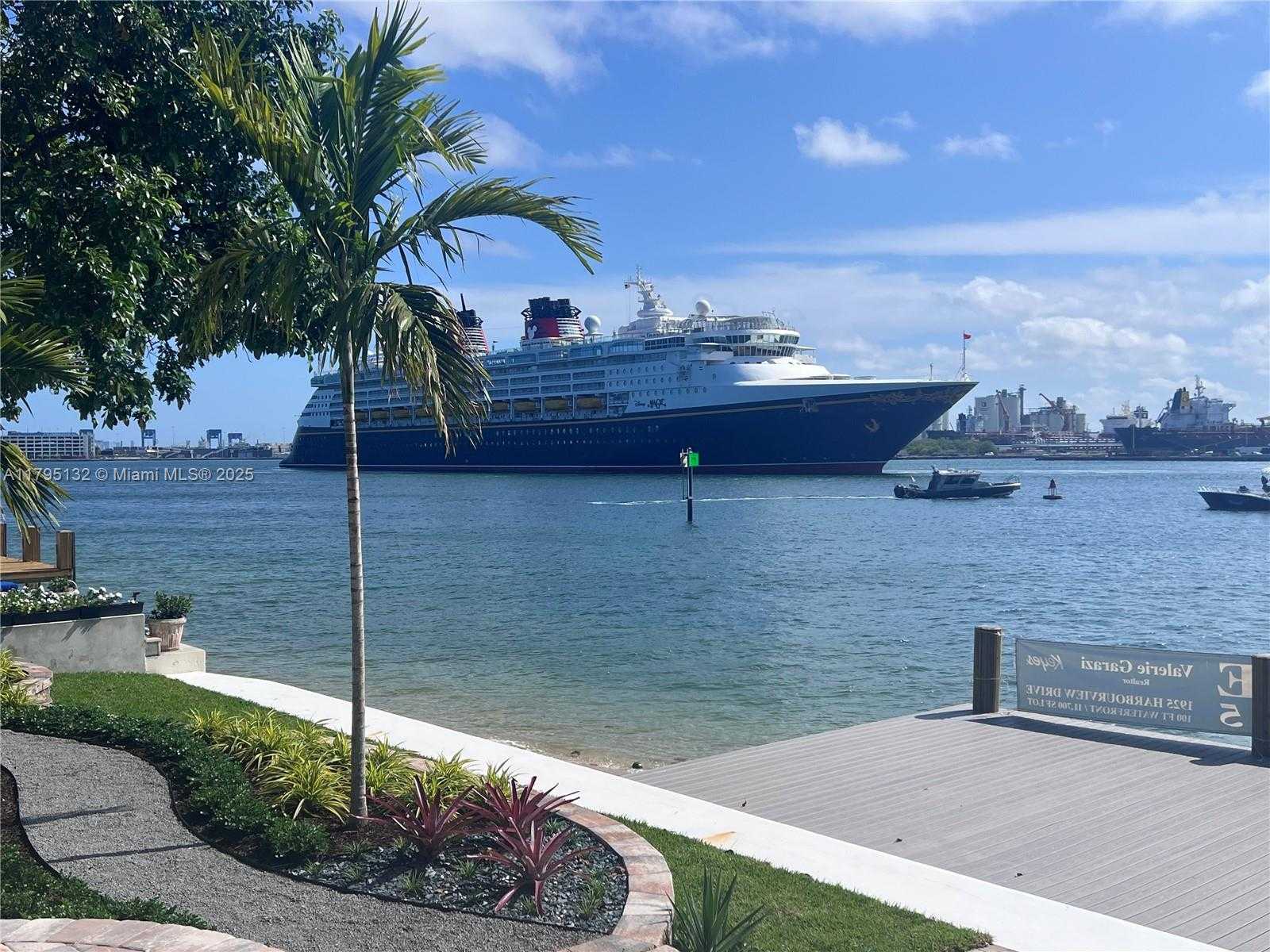 Small Image of 1925 Harbourview Dr, Fort Lauderdale, FL 33316, USA Number 62
