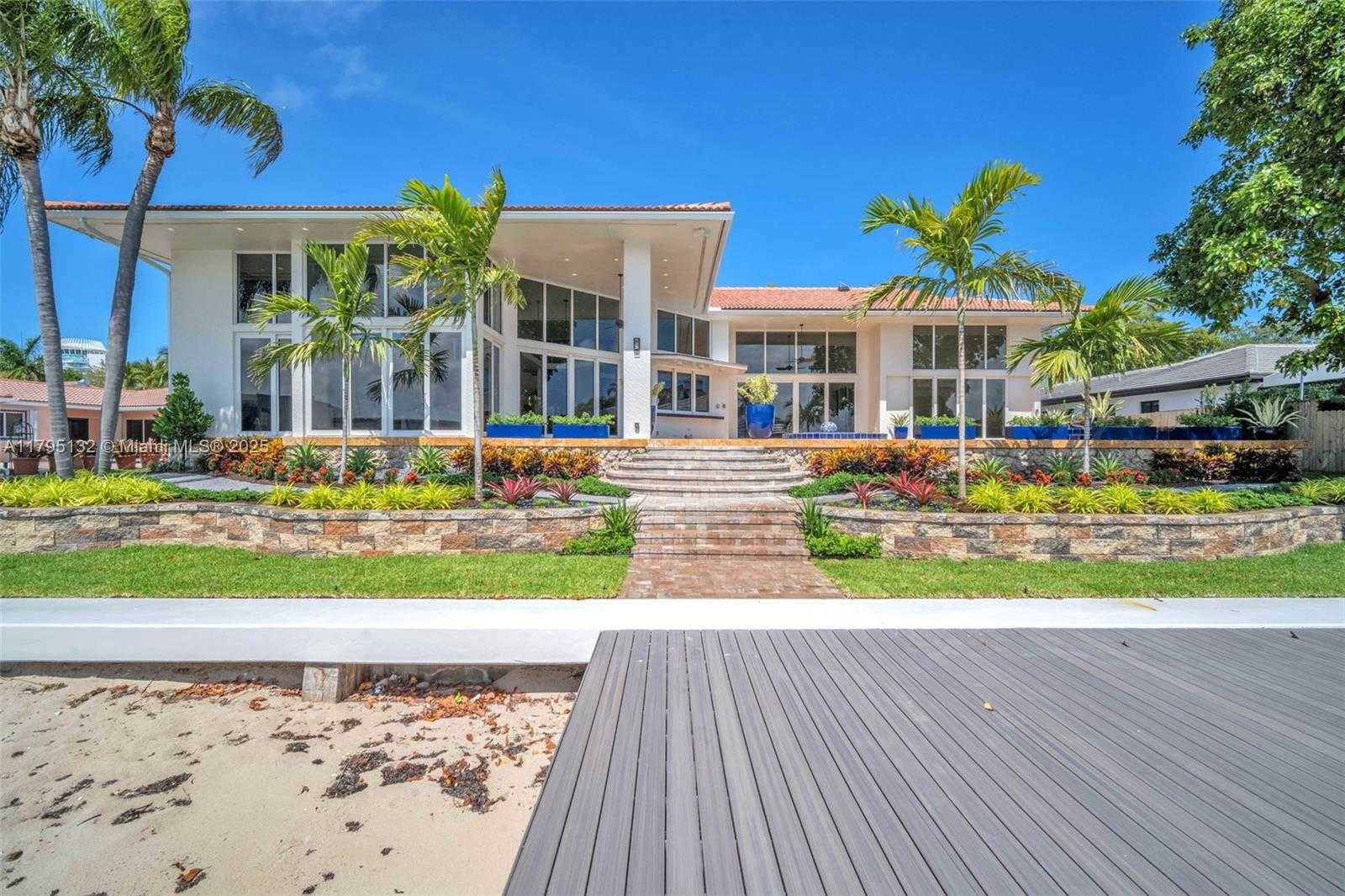 Small Image of 1925 Harbourview Dr, Fort Lauderdale, FL 33316, USA Number 64