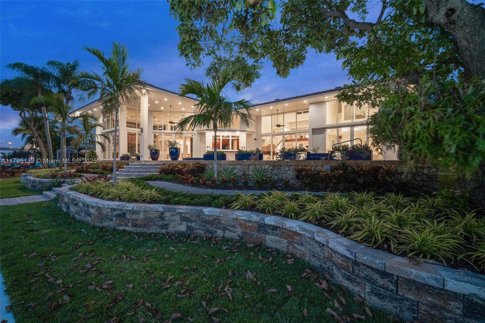 Small Image of 1925 Harbourview Dr, Fort Lauderdale, FL 33316, USA Number 66