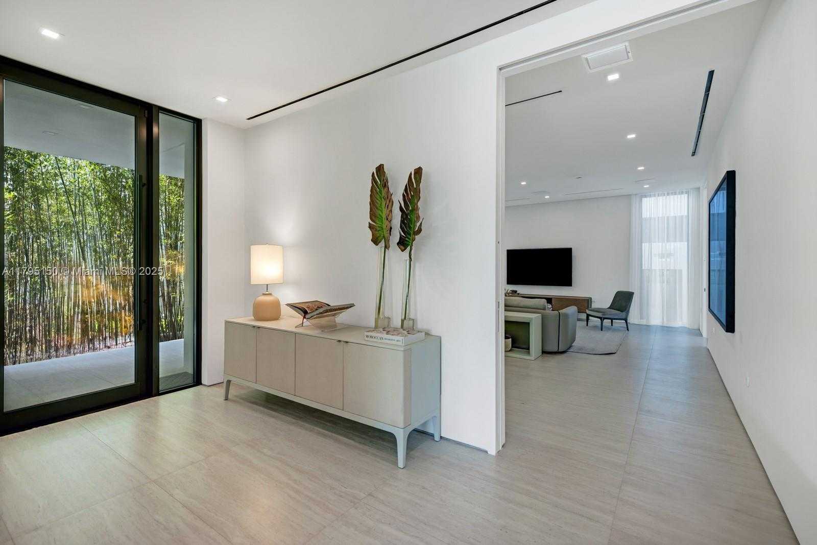 Small Image of 310 WEST DILIDO DR, Miami Beach Number 12