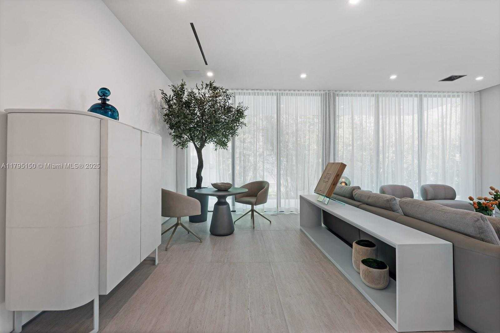 Small Image of 310 WEST DILIDO DR, Miami Beach Number 14