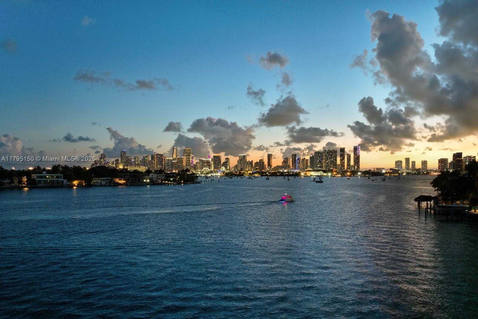 Small Image of 310 WEST DILIDO DR, Miami Beach Number 21