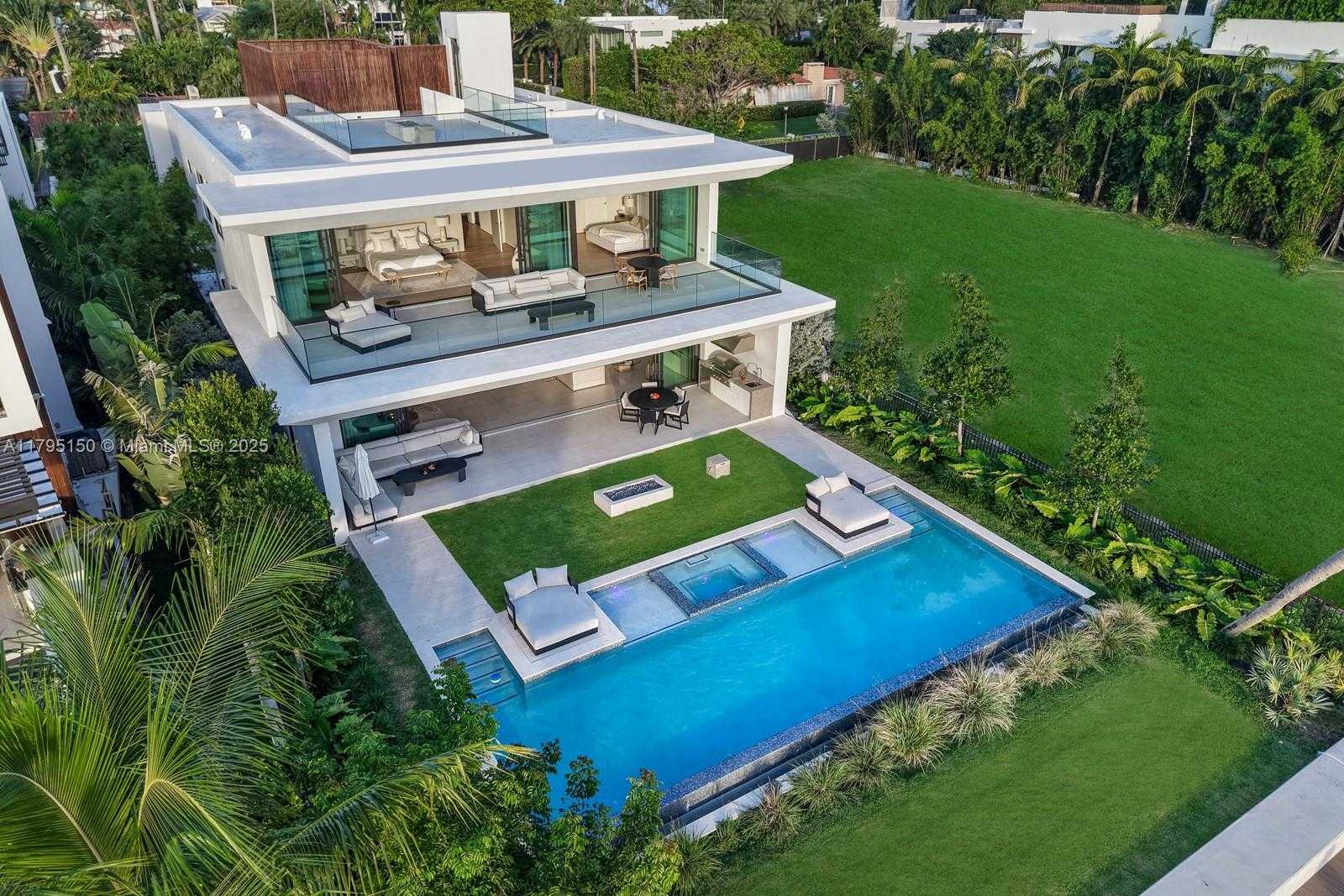 Small Image of 310 WEST DILIDO DR, Miami Beach Number 38