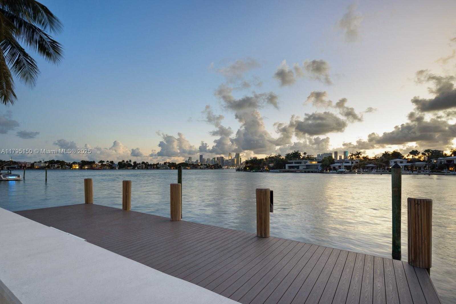 Small Image of 310 WEST DILIDO DR, Miami Beach Number 41