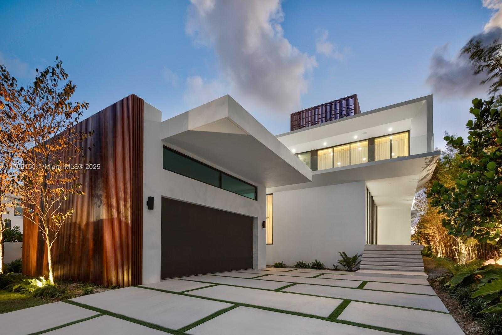 Small Image of 310 WEST DILIDO DR, Miami Beach Number 43