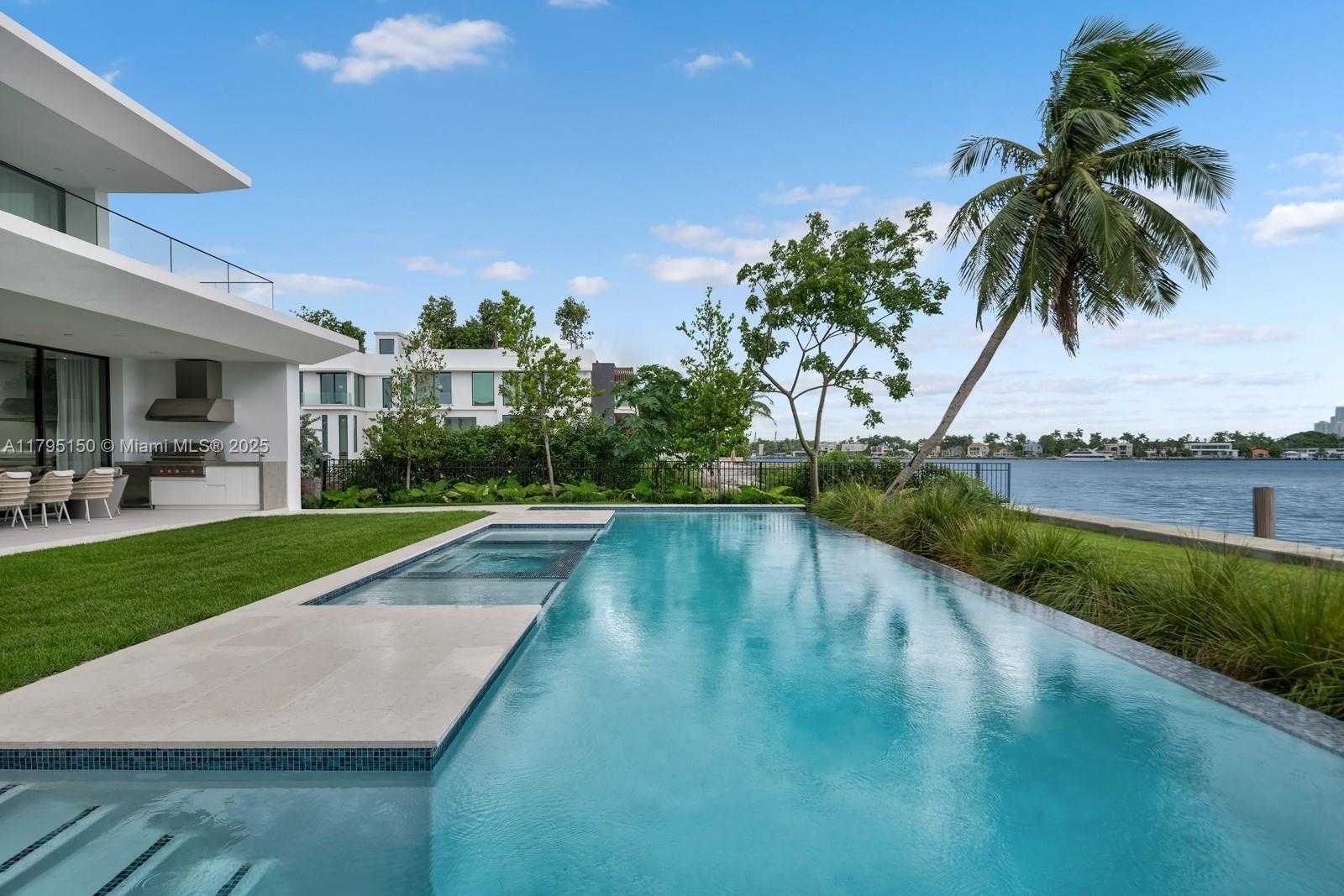 Small Image of 310 WEST DILIDO DR, Miami Beach Number 8