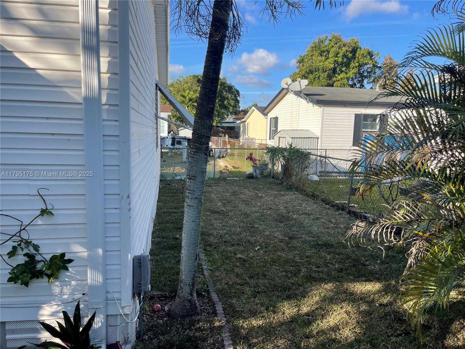 Small Image of 19800 SOUTH WEST 180TH AVE UNIT 51, Miami Number 9