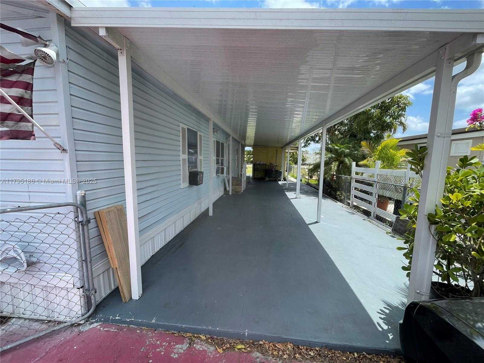 Small Image of 19800 SOUTH WEST 180TH AVE UNIT 376, Miami Number 3
