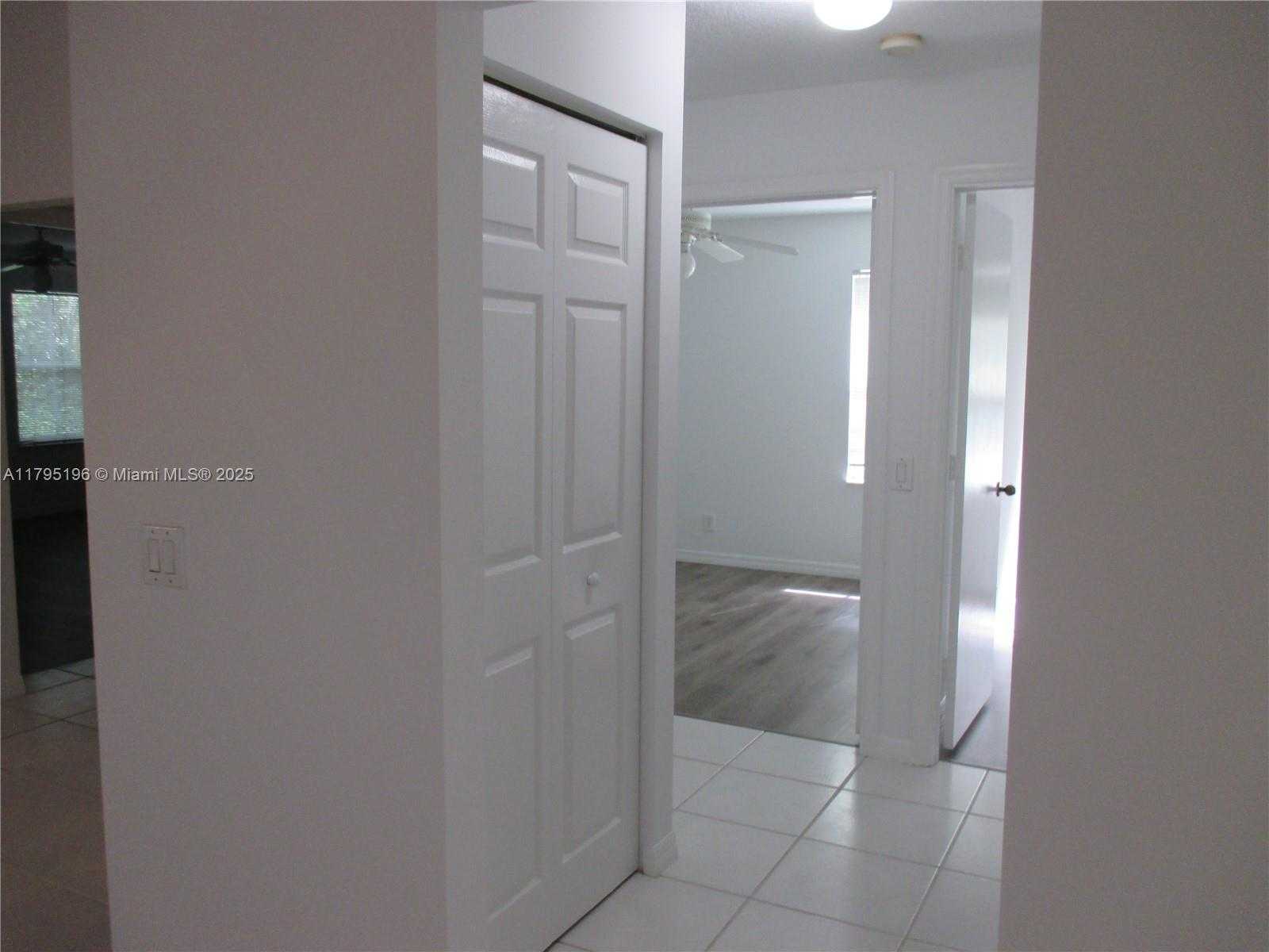 Small Image of 4112 PINE RIDGE LN, Weston Number 14