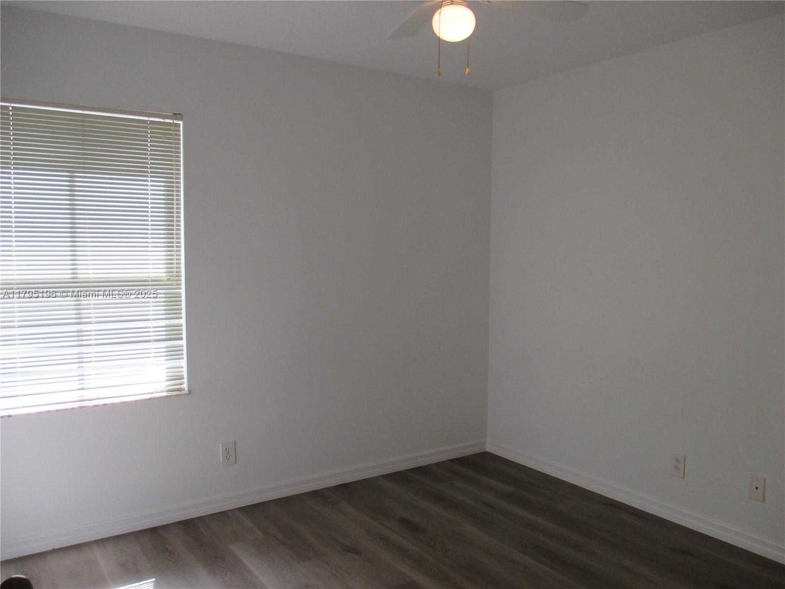 Small Image of 4112 PINE RIDGE LN, Weston Number 16