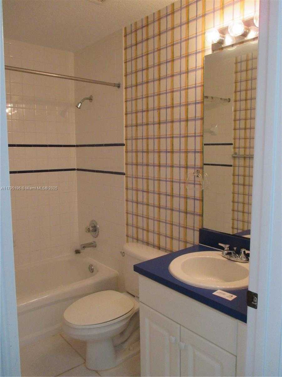 Small Image of 4112 PINE RIDGE LN, Weston Number 17